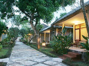 The Alit Hotel Kuta  Bagian luar foto